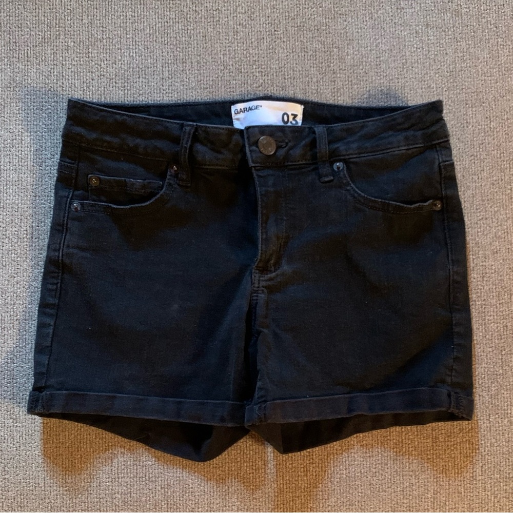 Garage favorite short in black size 3 only worn once
